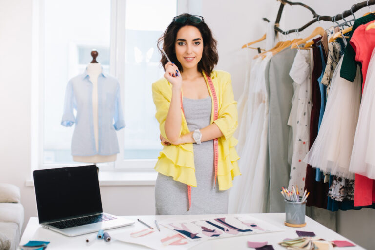 How to become a Fashion Designer