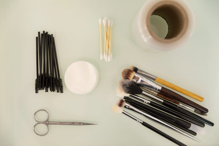 How to Clean Makeup Brushes