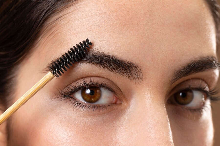 Eyebrow Slits: A Comprehensive Guide to Trends, Risks, and DIY Techniques