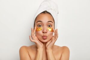 Benefits of Vitamin C Brightening Peel-Off Masks for Radiant Skin