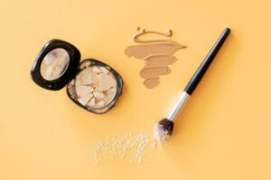 Liquid vs. Powder Highlighters: Which One Should You Choose? 
