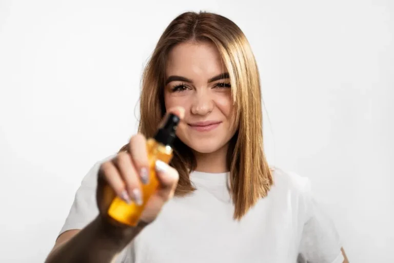 Vitamin E Oil for Face: Benefits, How to Use, and Safety Tips